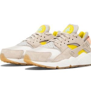 ⬇️💰‼️Nike Air Huarache Premium Metallic Silver